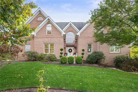 727 Augusta Dr, Bridgeville, PA 15017