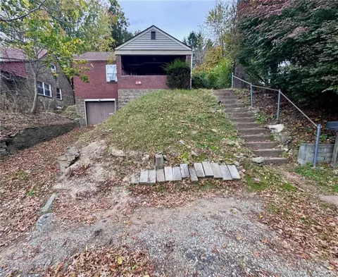 9215 Vantine St, Pittsburgh, PA 15235