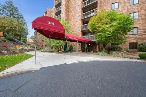 1500 Cochran Rd #809, Pittsburgh, PA 15243