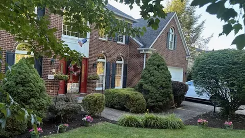 1800 Scarlett Dr, Pittsburgh, PA 15241