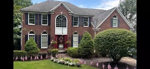 1800 Scarlett Dr, Pittsburgh, PA 15241