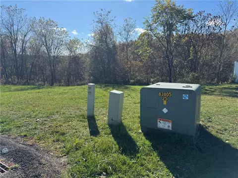lot Apt 21 Oakland Heights Rd, Monaca, PA 15061