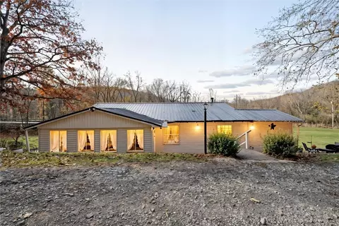 6241 Elders Ridge Rd, Saltsburg, PA 15681
