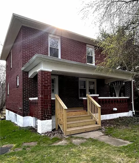 2019 Parkdale Ave, Hermitage, PA 16148