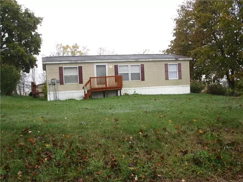 862 N Washington Rd, Petrolia, PA 16050