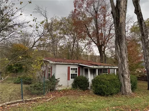 333 Green Acres Ln, Ligonier, PA 15658