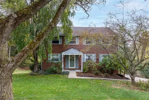 304 Alamo Dr, Pittsburgh, PA 15241