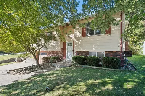 1239 9th Ave, Natrona Heights, PA 15065