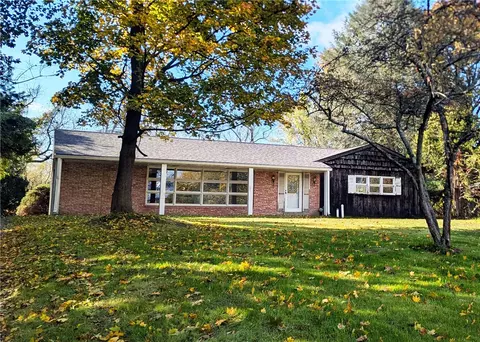 1065 Tuscarawas Rd, Beaver, PA 15009