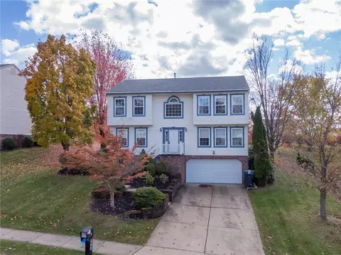 524 Grandshire Dr, Cranberry Township, PA 16066