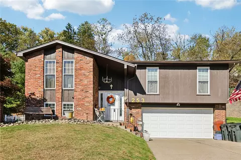 253 Cool Springs Rd, White Oak, PA 15131