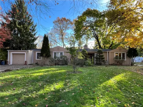 4054 Clarkland Ave, Allison Park, PA 15101