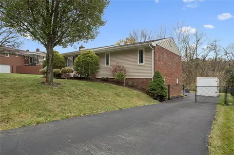 13748 Loretta Dr, Irwin, PA 15642 photo 5