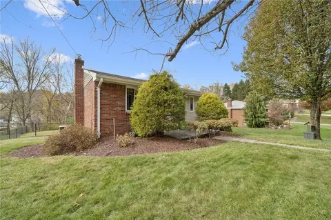 13748 Loretta Dr, Irwin, PA 15642 photo 4