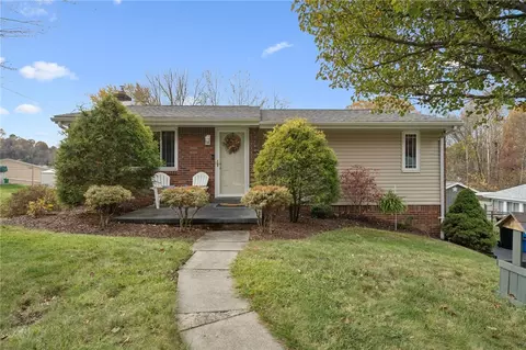 13748 Loretta Dr, Irwin, PA 15642