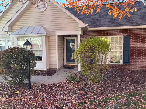 2105 Greystone Dr, Moon Twp, PA 15108