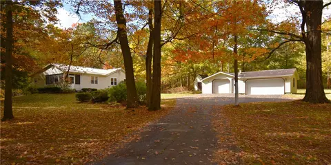 945 Cherriwood, Pulaski, PA 16143