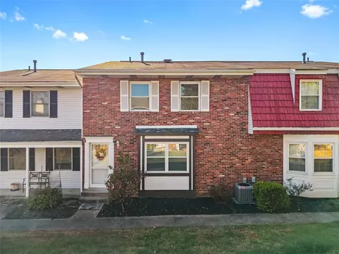 1710 Parsonage Ln, Bethel Park, PA 15102