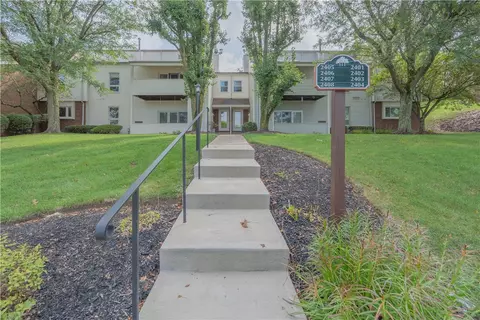 2405 Kenzie Dr, Pittsburgh, PA 15205