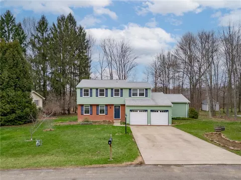 121 Parklane Dr, Slippery Rock, PA 16057