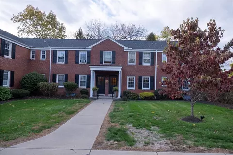 836 Thorn St #30, Sewickley, PA 15143