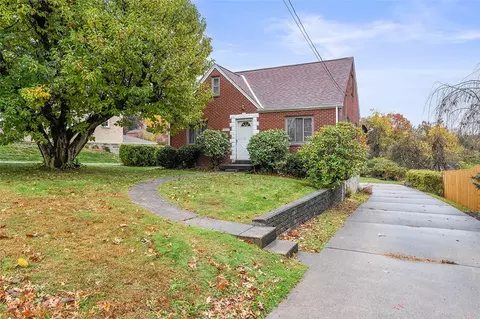 3217 Elderwood Dr, Bethel Park, PA 15102