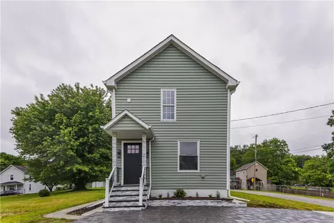 46 Terrace Rd, Millsboro, PA 15348