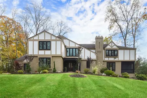 107 Oakwood Rd, Mcmurray, PA 15317