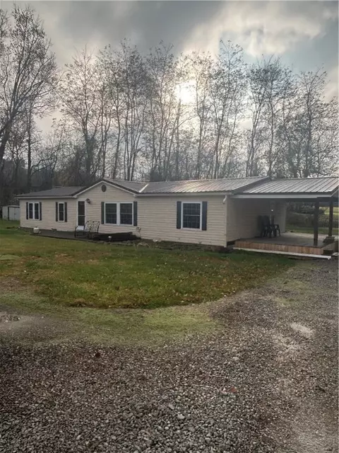 341 Bridgeport Rd, Mount Pleasant, PA 15666
