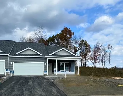 354 Gleneagles Dr, Butler, PA 16001