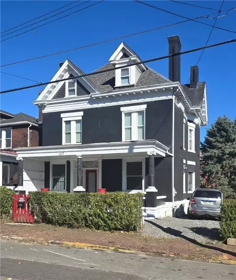 157 Comrie Ave, Braddock, PA 15104