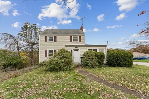 1200 Summerset Dr, Mckeesport, PA 15135