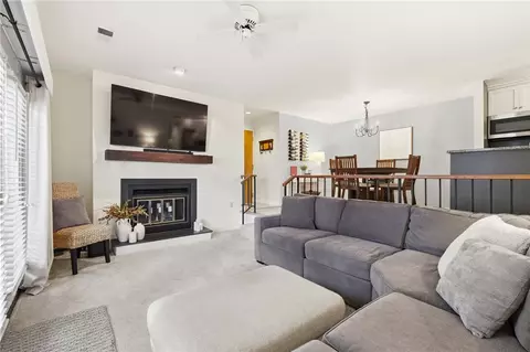 1905 Kenzie Dr, Pittsburgh, PA 15205