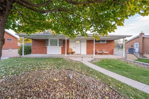 136 Long Dr, Irwin, PA 15642