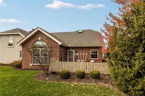 1529 Meerschaum Ln, Coraopolis, PA 15108