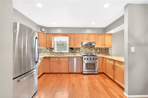 Kitchen - 126 Valley Rd, Eighty Four, PA 15330 photo 5 of 5