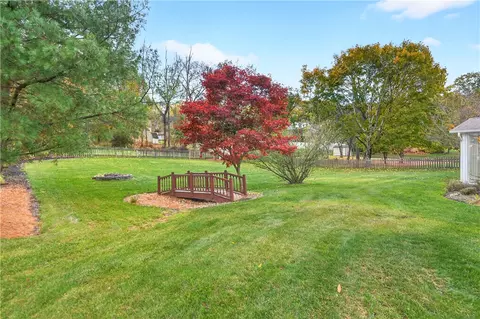 Exterior - 126 Valley Rd, Eighty Four, PA 15330 photo 8 of 9