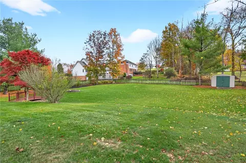 Exterior - 126 Valley Rd, Eighty Four, PA 15330 photo 4 of 9