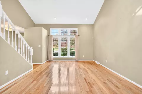 Living - 126 Valley Rd, Eighty Four, PA 15330 photo 5 of 10