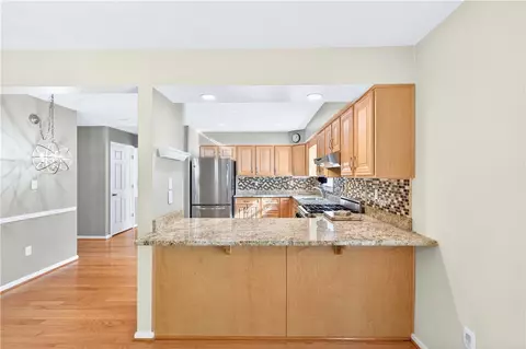 Kitchen - 126 Valley Rd, Eighty Four, PA 15330 photo 3 of 5