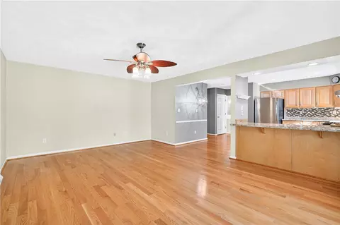 Living - 126 Valley Rd, Eighty Four, PA 15330 photo 7 of 10