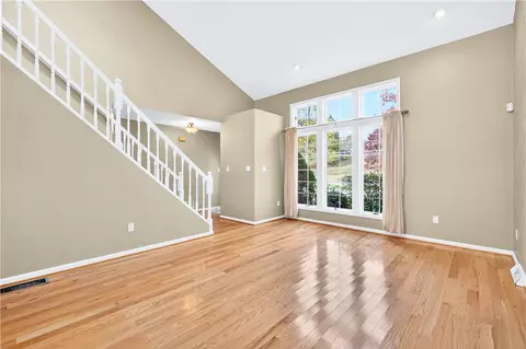 Living - 126 Valley Rd, Eighty Four, PA 15330 photo 3 of 10