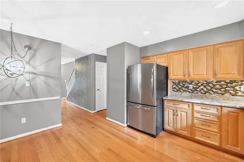 Entry Way - 126 Valley Rd, Eighty Four, PA 15330 photo 2 of 3