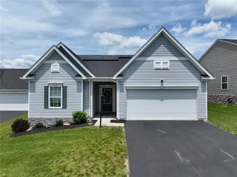 812 Curtman Ct, New Kensington, PA 15068