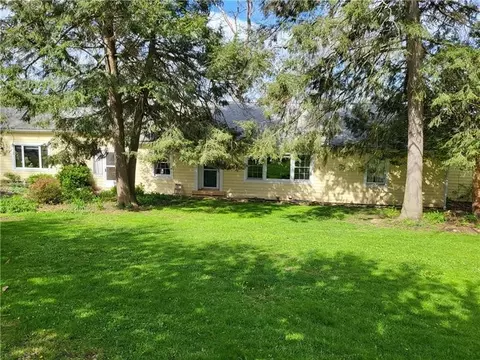 156 N Spring Valley Rd, Canonsburg, PA 15317