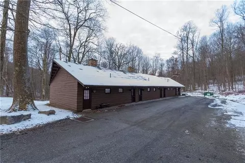 90 Mountain Club Rd, Champion, PA 15622