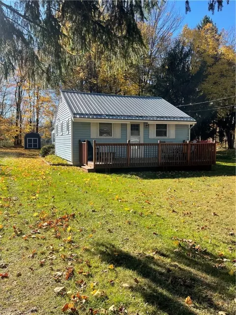 1645 Lakeview Dr, Linesville, PA 16424