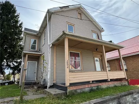 252 Catalpa St, New Kensington, PA 15068