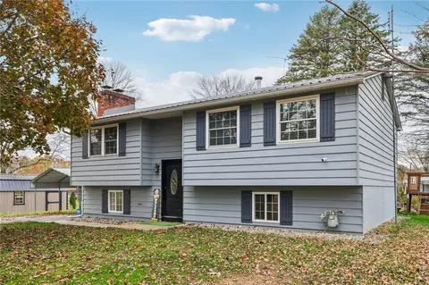 1802 Park Ln, Greenville, PA 16125