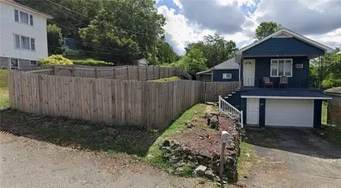 105 Donahoe St, Avella, PA 15312
